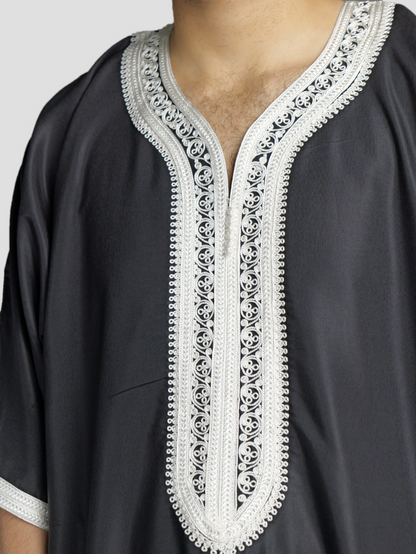 Männer Abaya Schwarz-Weiß